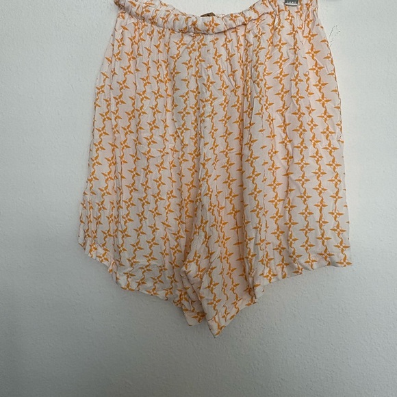 🚨 VRG GRL NWT size 6 orange white 🚨 - Picture 2 of 3